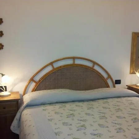 Готель La Del Mare 3*